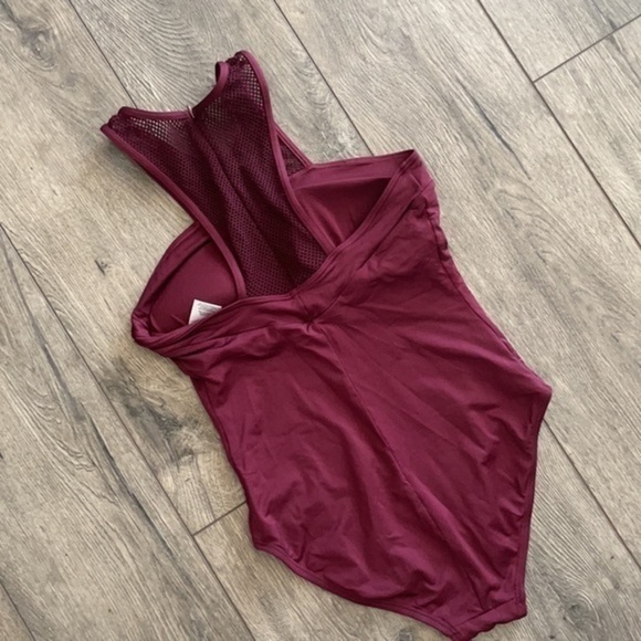 Carmen Marc Valvo swim Small Burgandy Swim - Picture 3 of 5